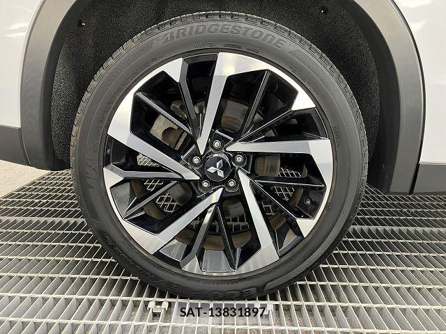 Mitsubishi OUTLANDER PHEV 2023-01 7980520-13