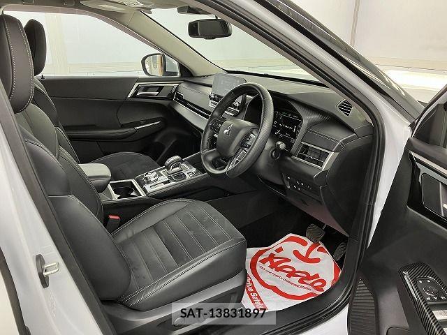 Mitsubishi OUTLANDER PHEV 2023-01 7980520-1