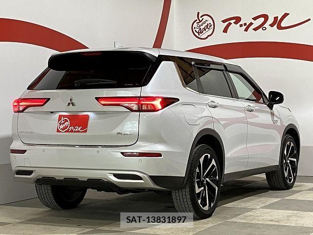 Mitsubishi OUTLANDER PHEV 2023-01 7980520-2