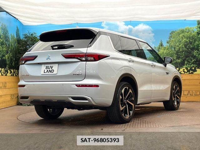Mitsubishi OUTLANDER PHEV 2023-10 7980517-17