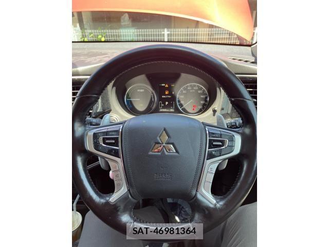 Mitsubishi OUTLANDER PHEV 2015-09 7980524-14