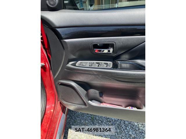 Mitsubishi OUTLANDER PHEV 2015-09 7980524-18