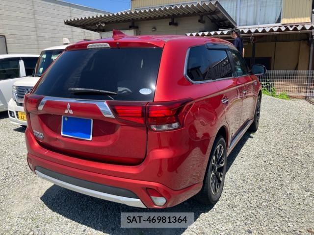 Mitsubishi OUTLANDER PHEV 2015-09 7980524-5