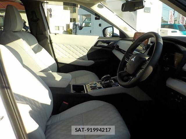 Mitsubishi OUTLANDER PHEV 2022-07 7980521-21