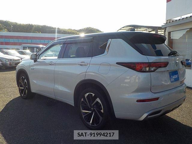 Mitsubishi OUTLANDER PHEV 2022-07 7980521-2