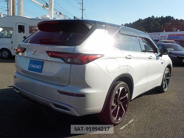 Mitsubishi OUTLANDER PHEV 2022-07 7980521-5