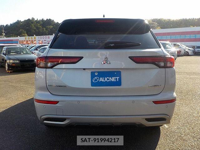 Mitsubishi OUTLANDER PHEV 2022-07 7980521-6
