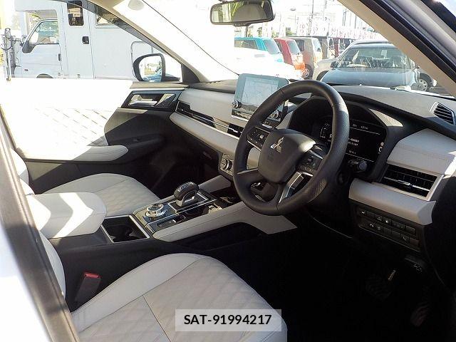 Mitsubishi OUTLANDER PHEV 2022-07 7980521-7