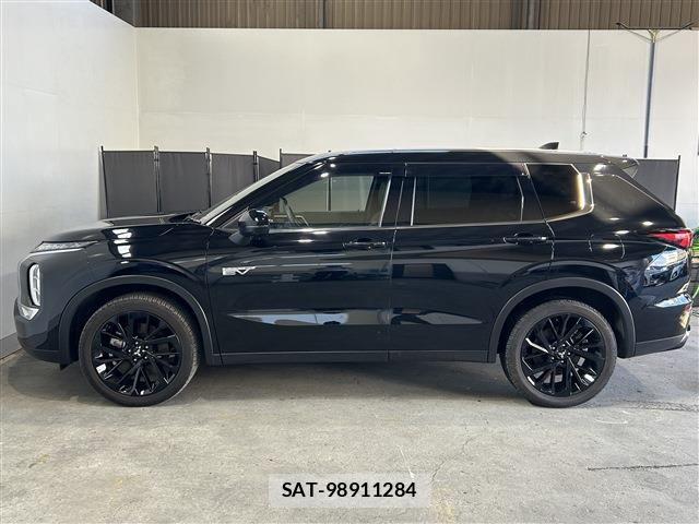 Mitsubishi OUTLANDER PHEV 2023-04 7980518-9