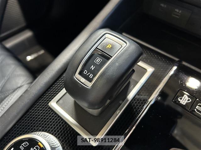 Mitsubishi OUTLANDER PHEV 2023-04 7980518-21