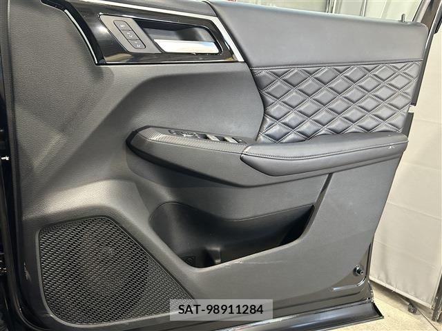 Mitsubishi OUTLANDER PHEV 2023-04 7980518-23