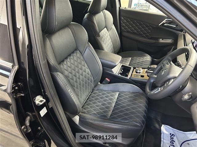 Mitsubishi OUTLANDER PHEV 2023-04 7980518-25