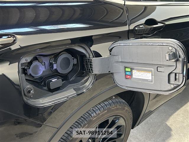 Mitsubishi OUTLANDER PHEV 2023-04 7980518-28