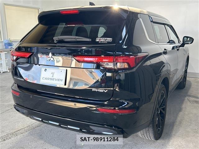 Mitsubishi OUTLANDER PHEV 2023-04 7980518-6