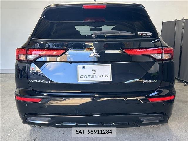 Mitsubishi OUTLANDER PHEV 2023-04 7980518-7