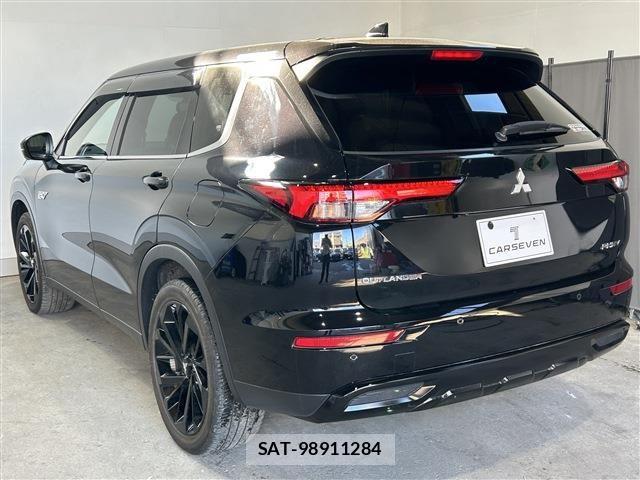 Mitsubishi OUTLANDER PHEV 2023-04 7980518-8