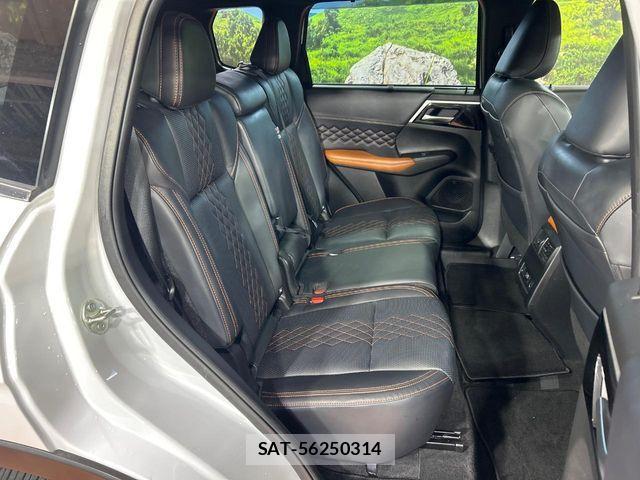 Mitsubishi OUTLANDER PHEV 2023-07 7980515-8