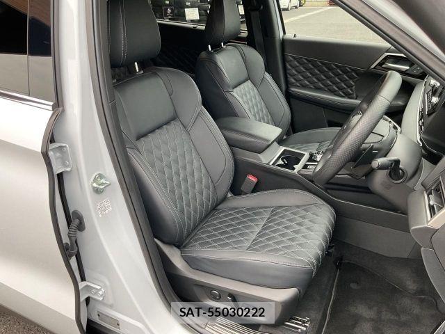 Mitsubishi OUTLANDER PHEV 2023-11 8037516-9