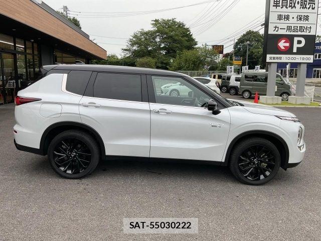 Mitsubishi OUTLANDER PHEV 2023-11 8037516-16