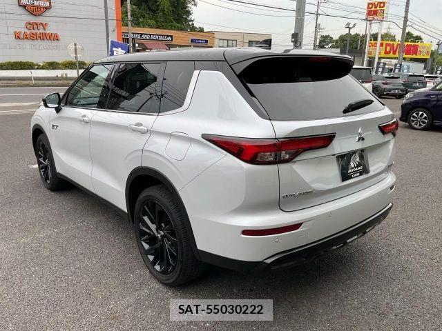 Mitsubishi OUTLANDER PHEV 2023-11 8037516-17