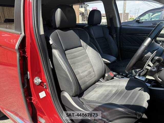 Mitsubishi OUTLANDER PHEV 2018-11 8037523-10