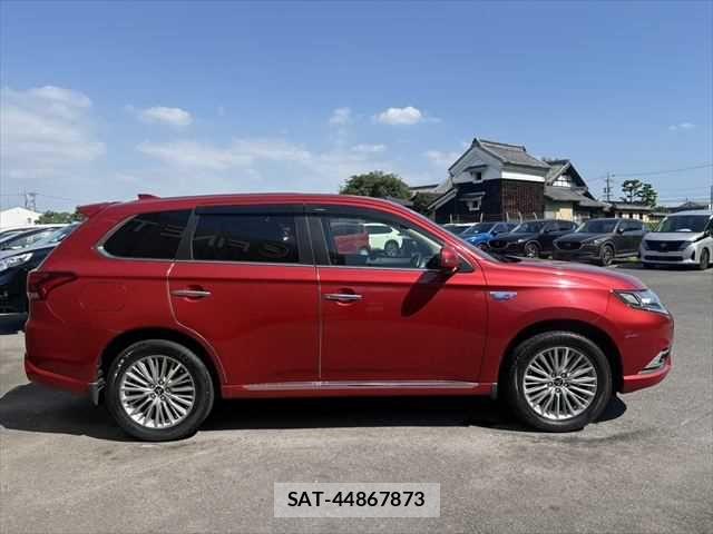Mitsubishi OUTLANDER PHEV 2018-11 8037523-19