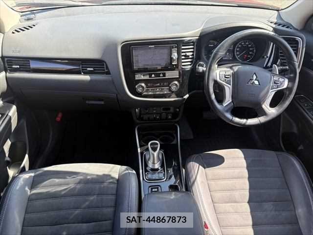 Mitsubishi OUTLANDER PHEV 2018-11 8037523-2