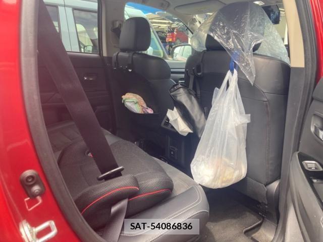 Mitsubishi OUTLANDER PHEV 2019-01 8037525-5