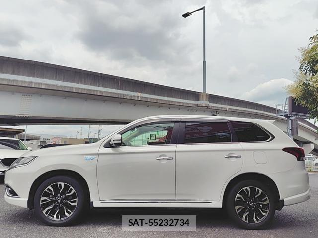 Mitsubishi OUTLANDER PHEV 2015-11 8037527-9