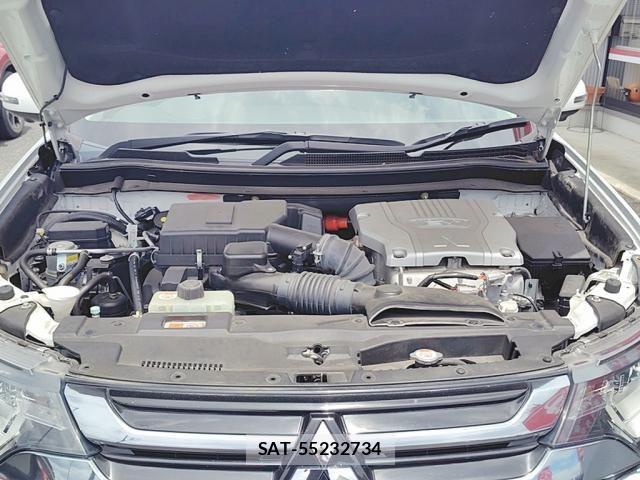 Mitsubishi OUTLANDER PHEV 2015-11 8037527-11
