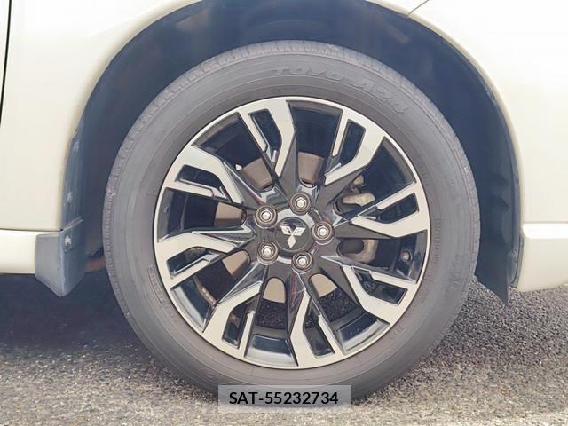 Mitsubishi OUTLANDER PHEV 2015-11 8037527-14