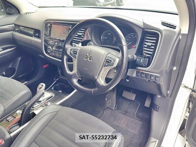 Mitsubishi OUTLANDER PHEV 2015-11 8037527-17