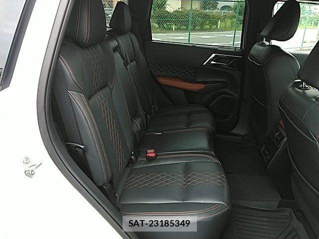 Mitsubishi OUTLANDER PHEV 2022-01 8037520-11