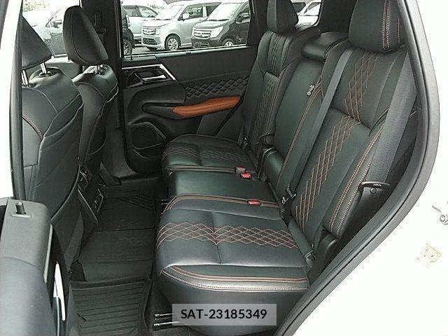 Mitsubishi OUTLANDER PHEV 2022-01 8037520-12