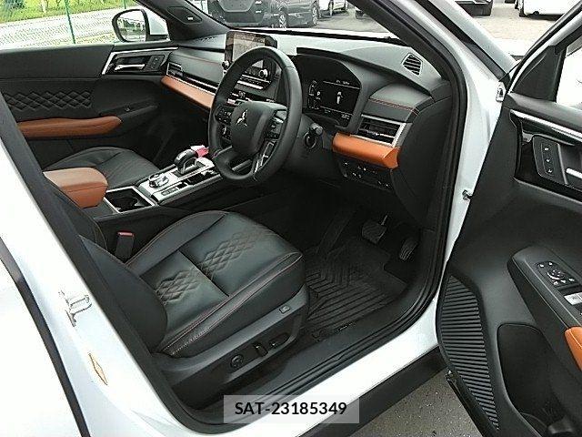 Mitsubishi OUTLANDER PHEV 2022-01 8037520-1
