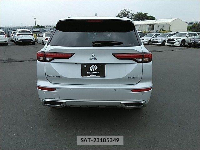 Mitsubishi OUTLANDER PHEV 2022-01 8037520-4