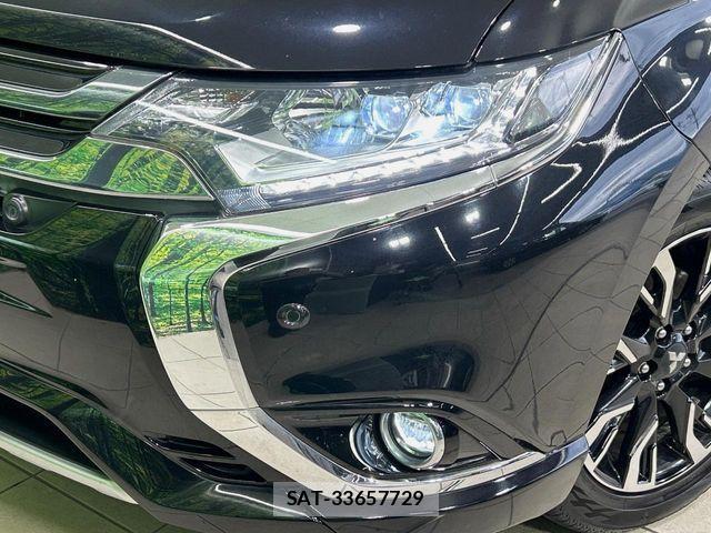 Mitsubishi OUTLANDER PHEV 2017-03 8037524-11