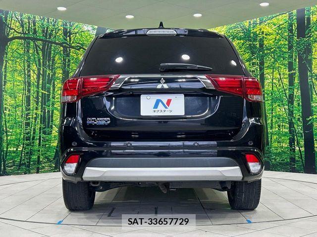 Mitsubishi OUTLANDER PHEV 2017-03 8037524-14
