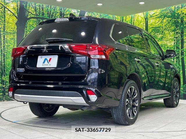 Mitsubishi OUTLANDER PHEV 2017-03 8037524-16