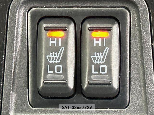 Mitsubishi OUTLANDER PHEV 2017-03 8037524-5