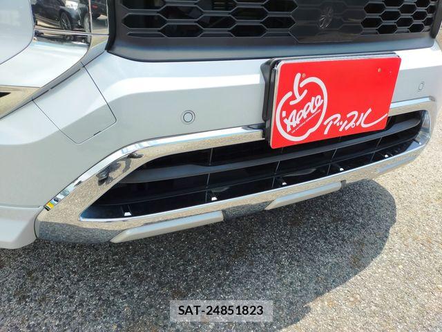 Mitsubishi OUTLANDER PHEV 2023-04 8037521-9