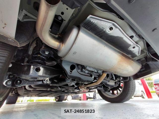 Mitsubishi OUTLANDER PHEV 2023-04 8037521-28