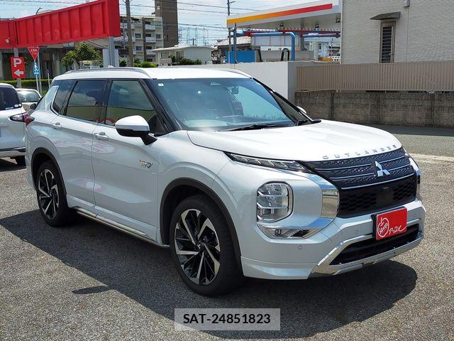Mitsubishi OUTLANDER PHEV 2023-04 8037521-2