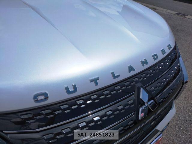 Mitsubishi OUTLANDER PHEV 2023-04 8037521-8