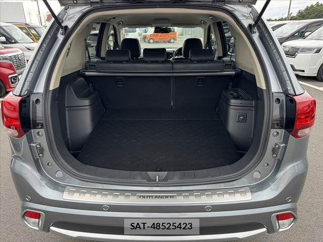 Mitsubishi OUTLANDER PHEV 2015-07 8037526-18
