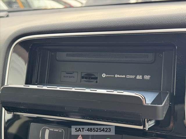 Mitsubishi OUTLANDER PHEV 2015-07 8037526-24