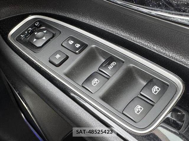 Mitsubishi OUTLANDER PHEV 2015-07 8037526-25