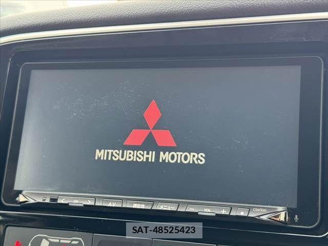 Mitsubishi OUTLANDER PHEV 2015-07 8037526-2