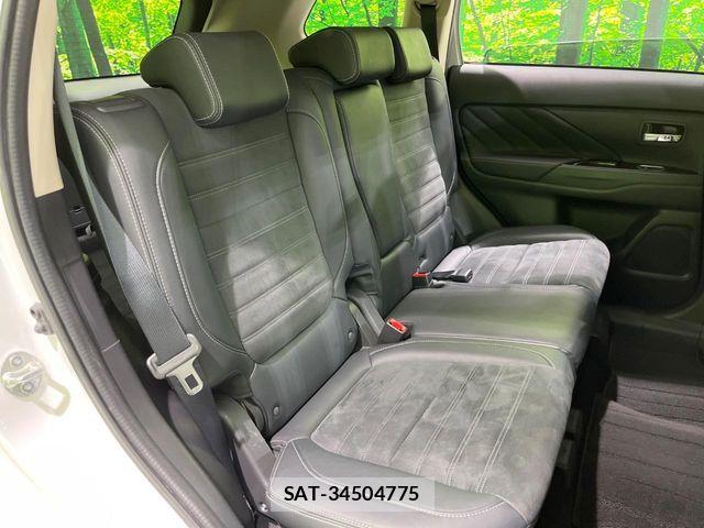 Mitsubishi OUTLANDER PHEV 2017-07 8075076-8