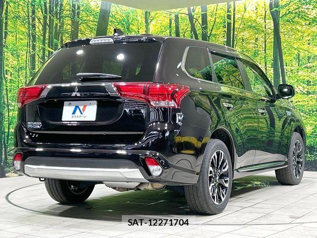 Mitsubishi OUTLANDER PHEV 2016-03 8075077-16